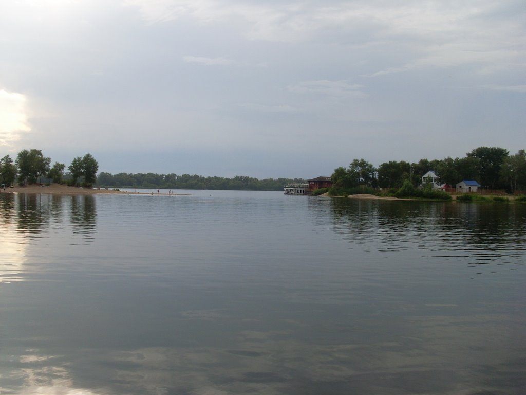 У реки Днепр. Вид на гавань. Июль 2009 года / In Dnepr river. View of harbor. July 2009 by Eugeniy Tsarkov