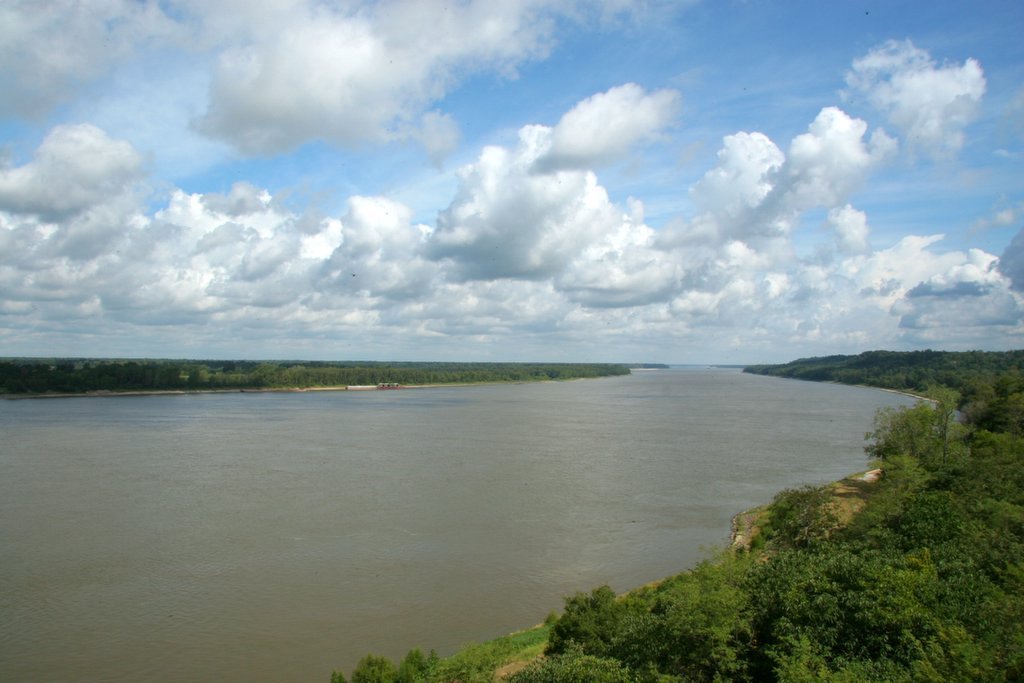 Mississippi River, looking north from Natchez by http://timtraveler.com