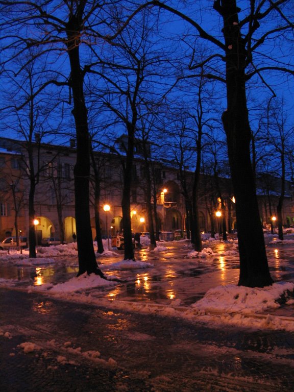 Reggio nell'Emilia - Piazza Fontanesi (2004) by ecatoncheires