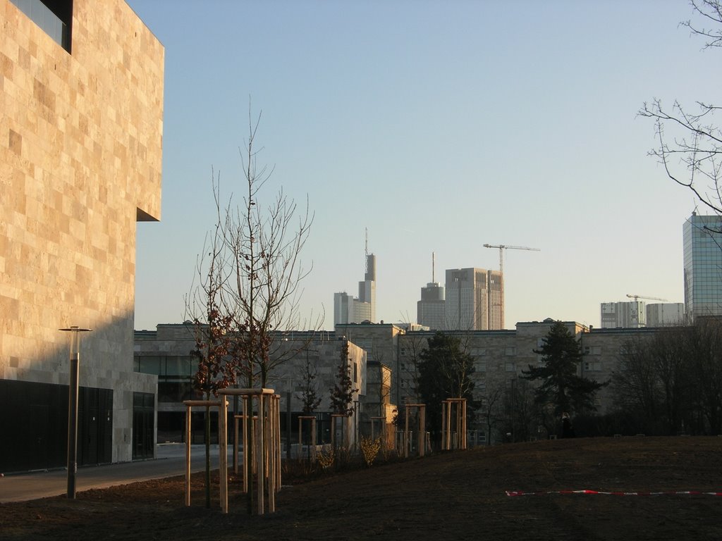 New university building - look to the old building by baschdi