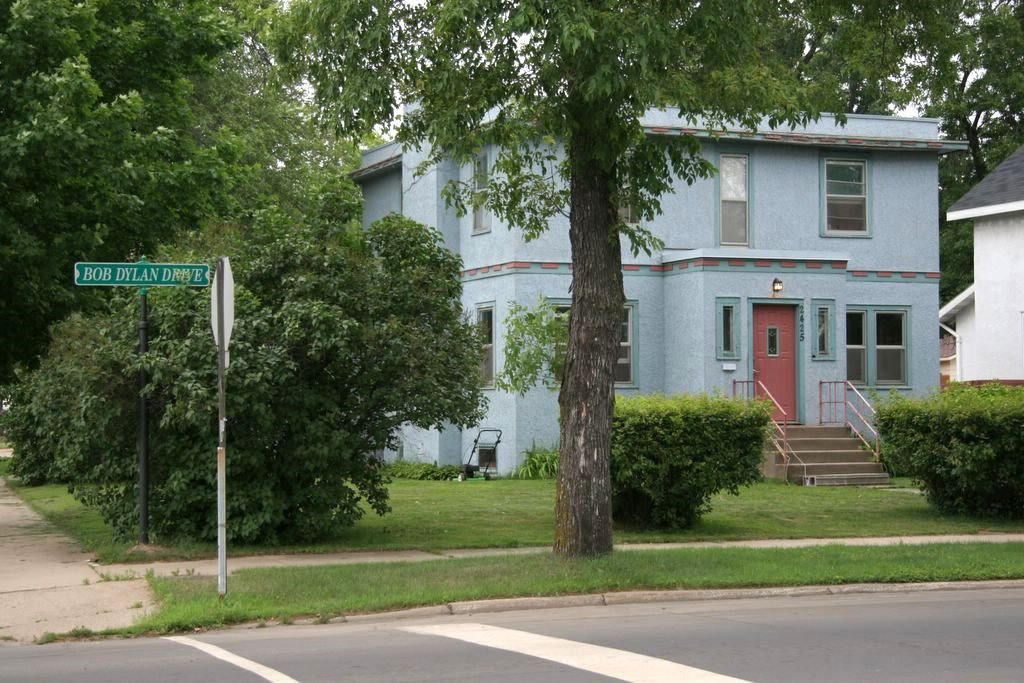 Bob Dylan's childhood home, Hibbing, Minnesota by http://timtraveler.com