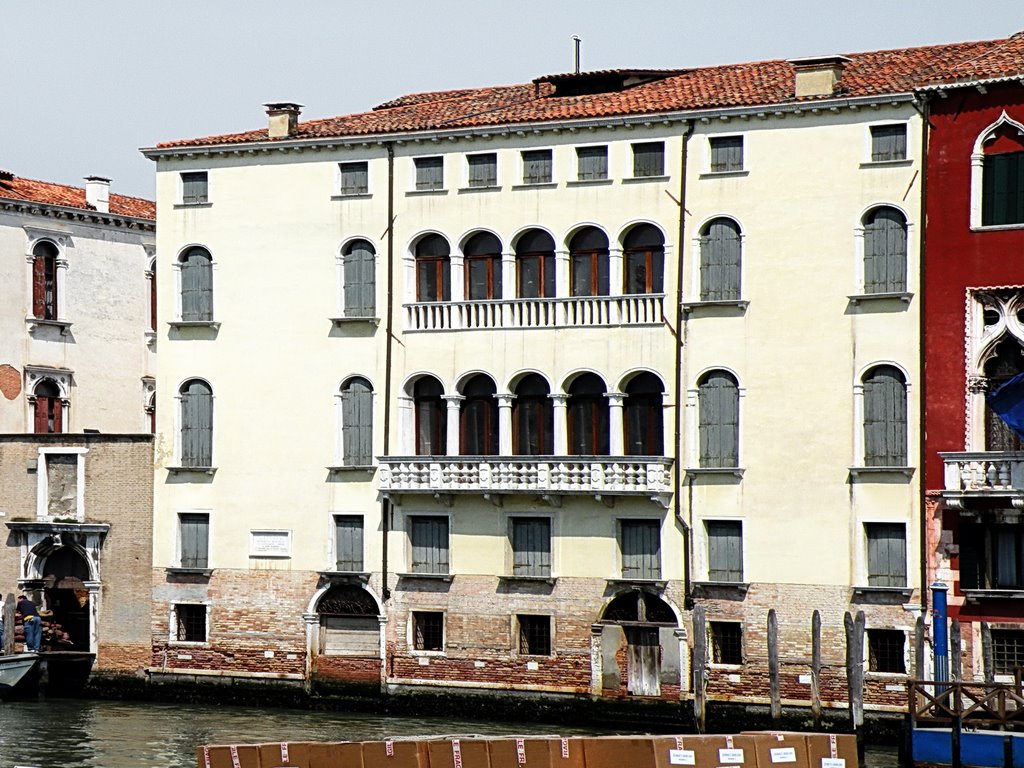 Venezia 069 - Canal Grande - Palazzo Marcello - (veduta da pontile S.Stae) by lucidi umberto