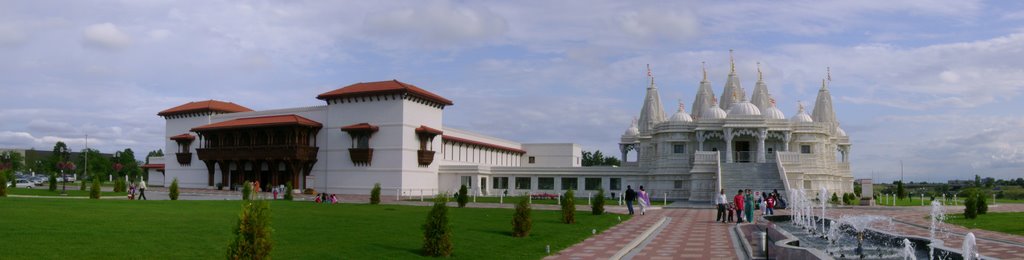 Shri Swaminarayan Mandhir,Toranto by NKumar