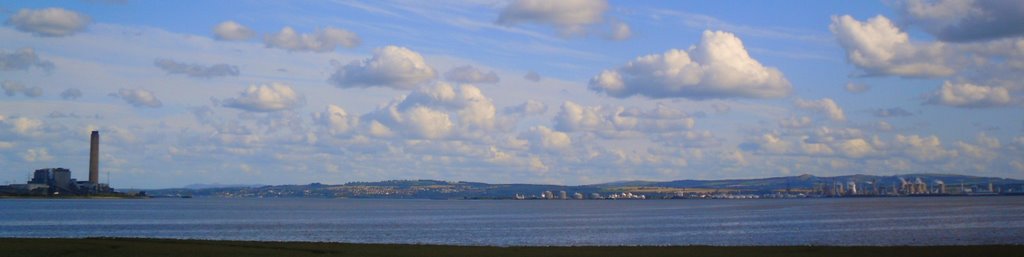 The Forth at Grangemouth by Niall Anderson