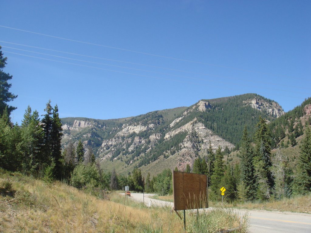 Minturn , CO by ZAHIDCOASSRI