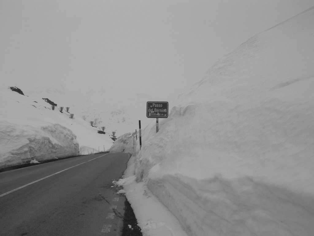 Neve al Berninapass (Marco Ruggeri) by floyd_rm