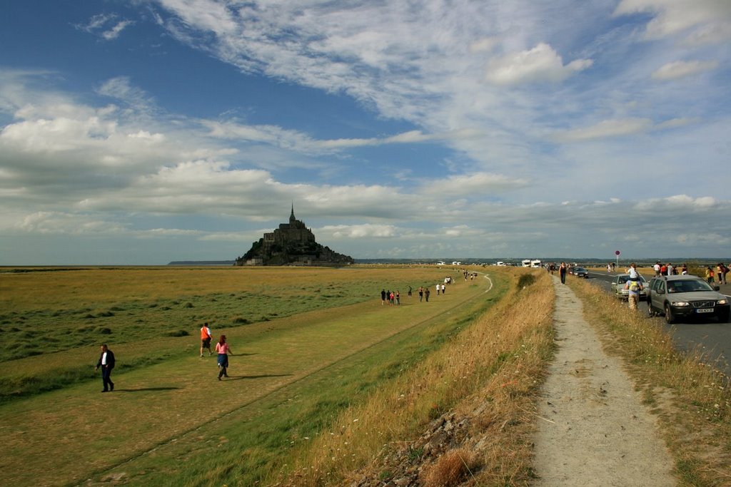 Le Mont-Saint-Michel by Valerio Fioroli