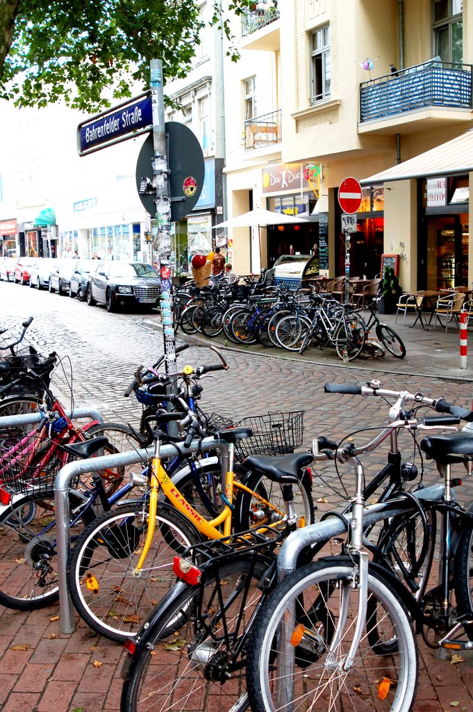 La rue "Barhenfelder" et ses vélos by fvexler