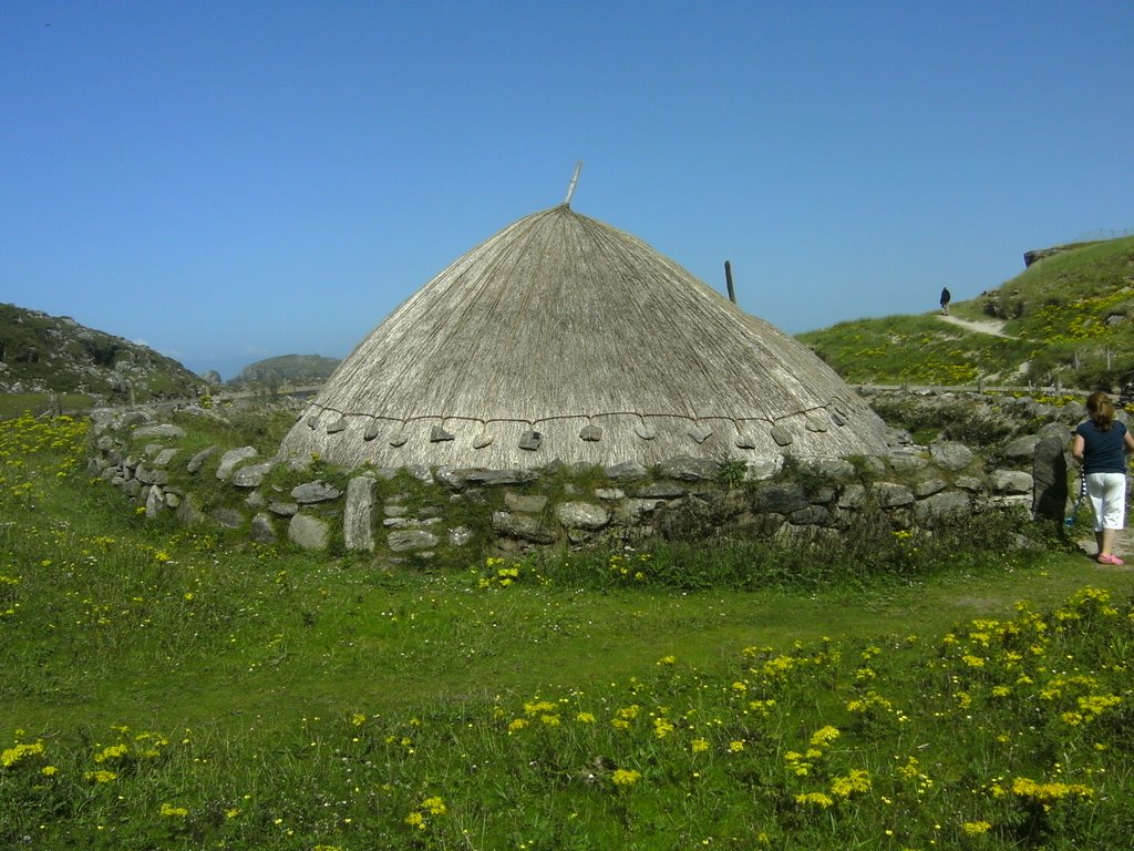 Iron Age Fort on Bosta Isle of Lewis by davidmclay