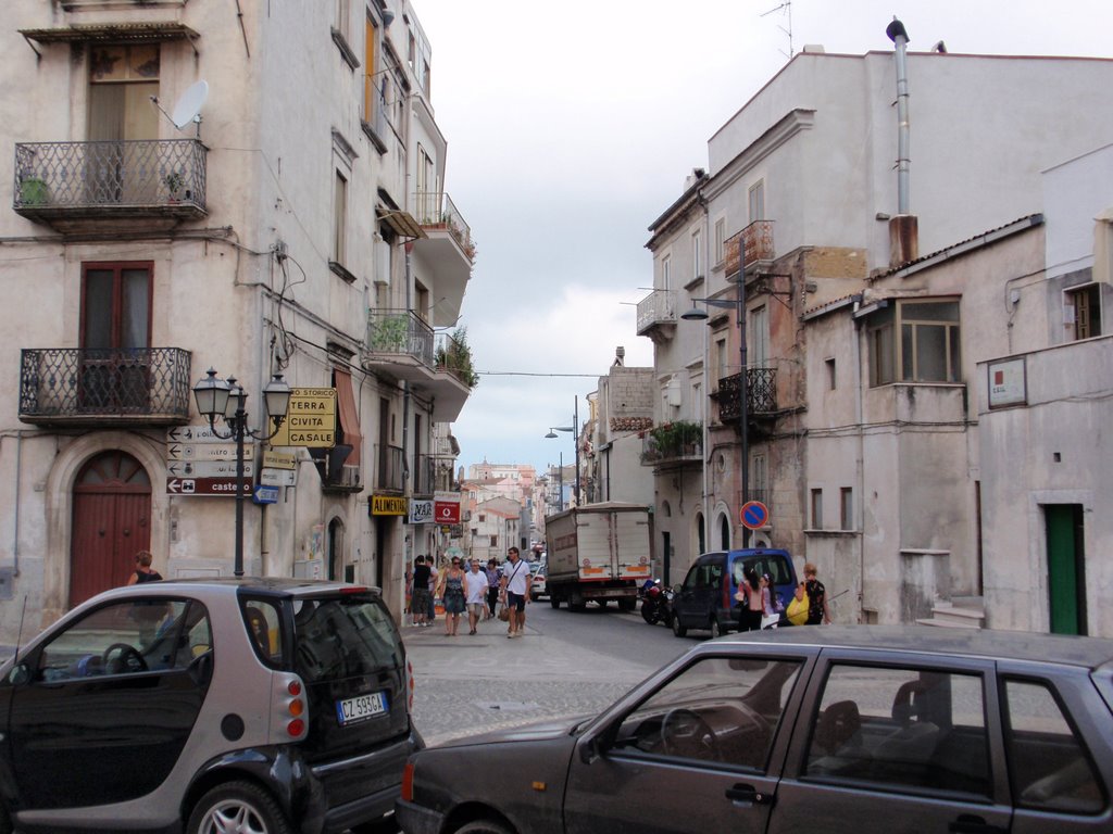 Vico del Gargano downtown by tomasajana