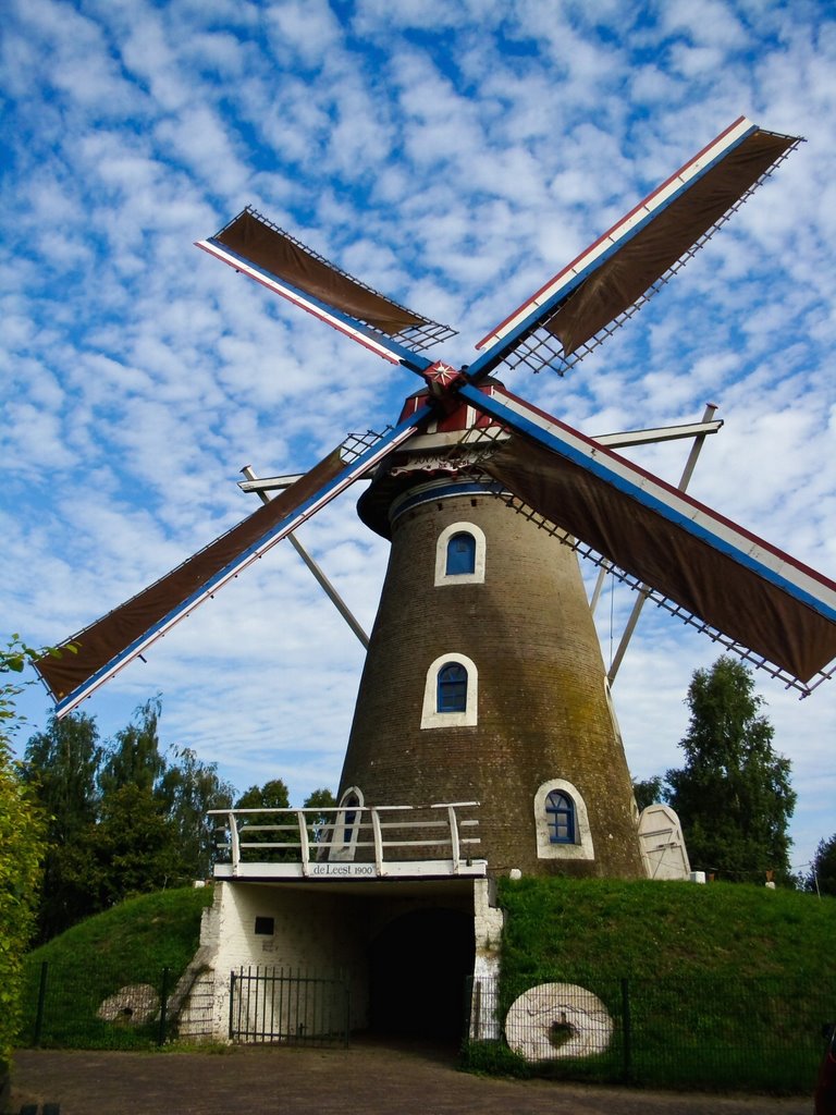 Korenmolen De Leest (1899), Lieshout by mzw a.k.a. uaf