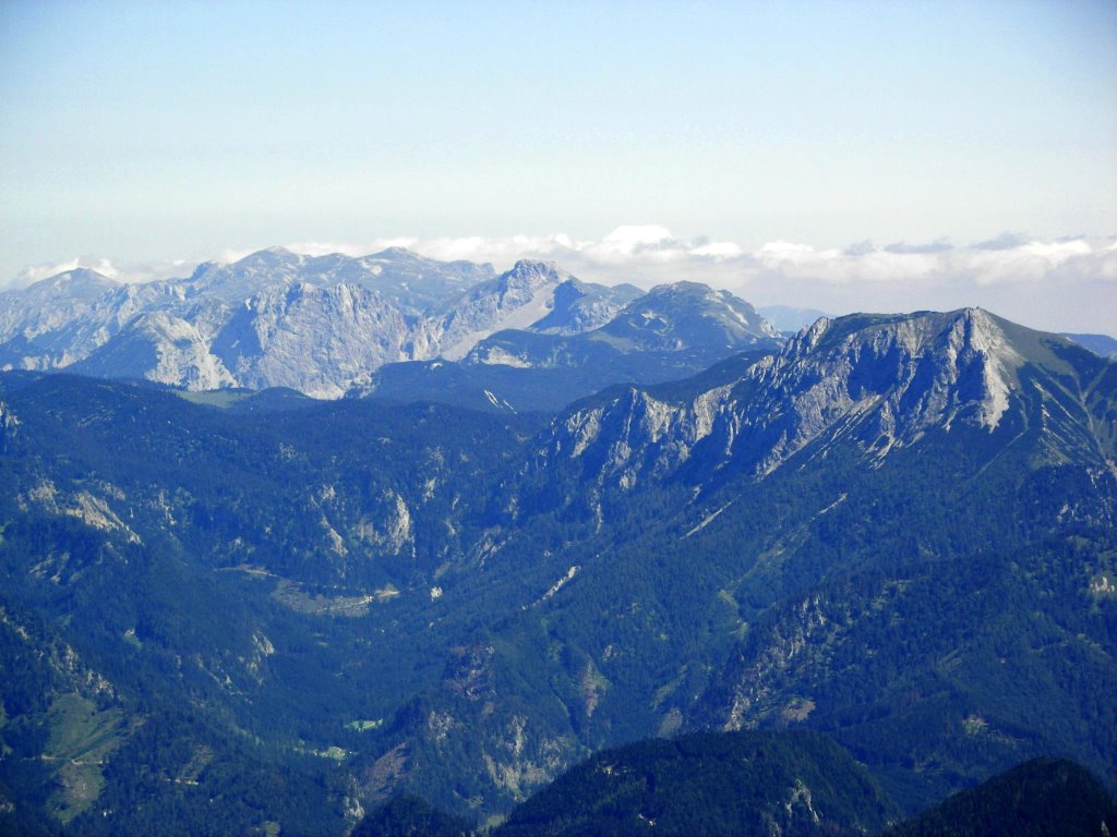 Hochschwab vom Gipfel aus by HorstRockenschaub