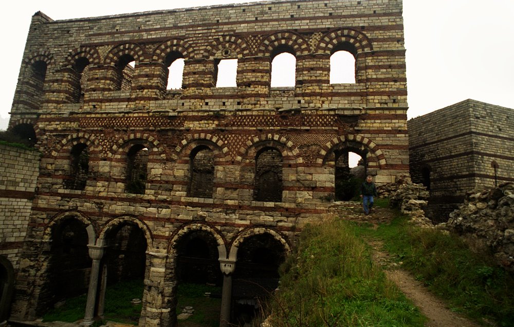 Dec. 86. Tevkur Saray, the only bit left of the Blachernae palace complex (when you still walk into it). by Mr. Hare