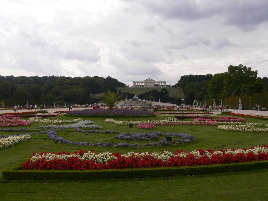 Schoenbrunn by dr_vasic