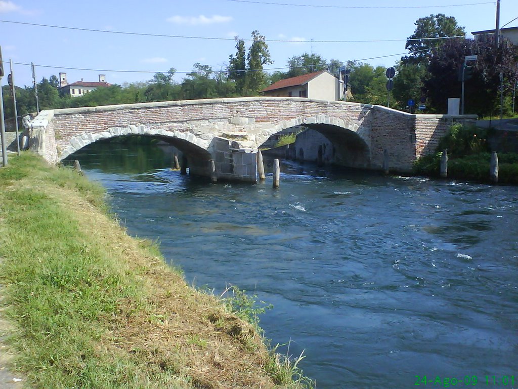 Castelletto di Cuggiono ponte sul Naviglio by marco campagnoli