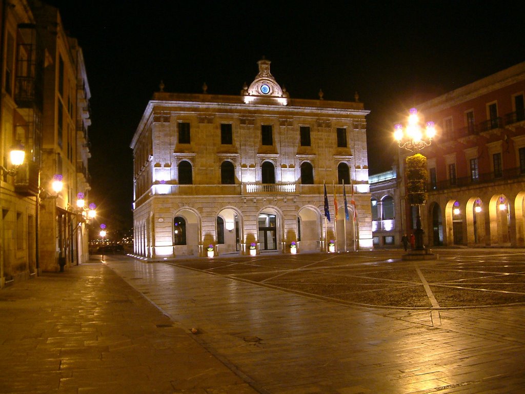 Gijón - Plaza Mayor de noche by HansPieterse