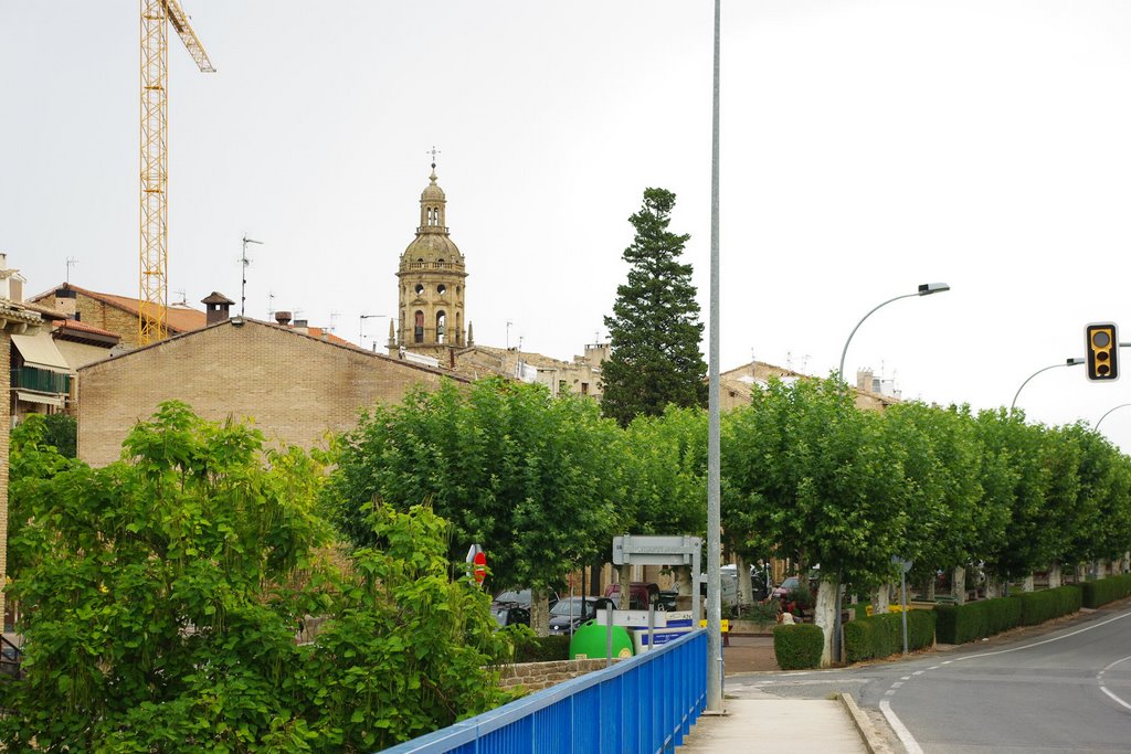 PUENTE LA REINA - GARES by Joaquim Naval Borràs