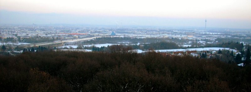 View from Alte Veste to Nürnberg, Winter 2006 by Oelgo