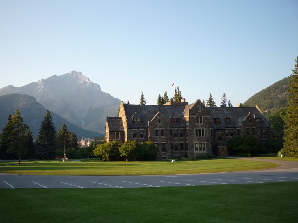 Centro de Administración Territorial de Banff, Alberta , Canadá, (Estepa 32) by Estepa32