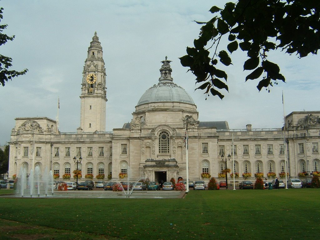 Cardiff, Wales - City Hall by DSPrice