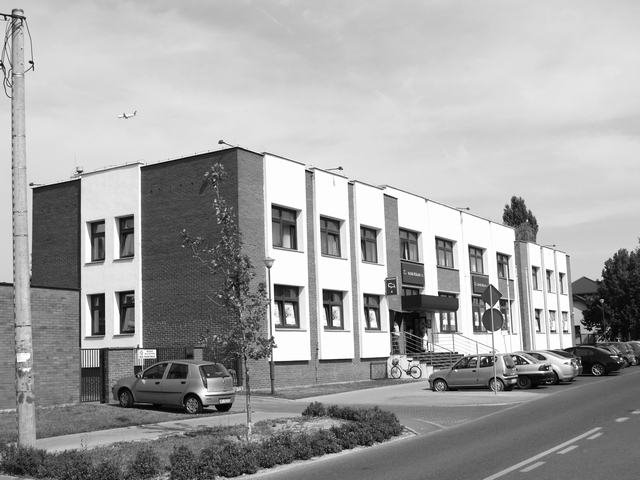 Bank building in Piaseczno by Krzysztof Piegza