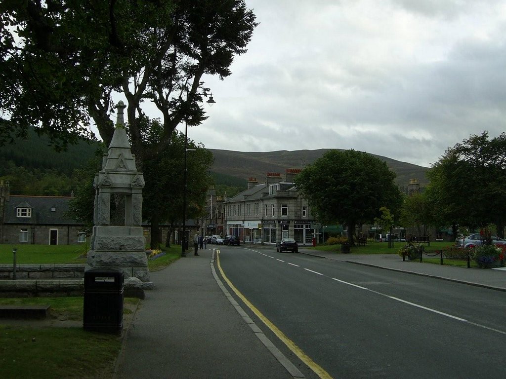 Ballater town centre by cdm2007