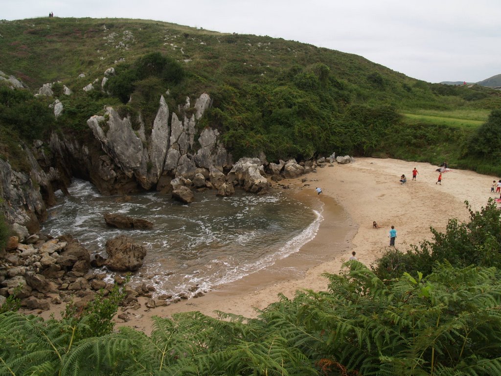 Playa de Gulpiyuri, Naves, llanes ( Asturias ) by Corticata