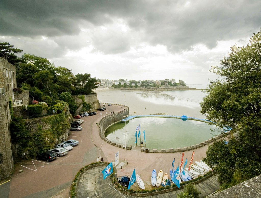 Piscina marina y playa de Dinard by Paco Escribano