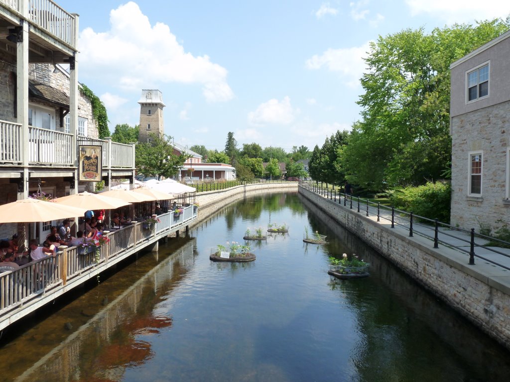 Tay River in Perth, Ontario by januszl