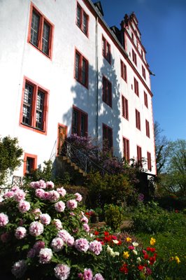 Schloss Lichtenberg - Gartenanlage by tomgoebel