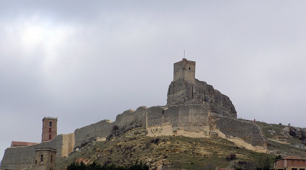 Castillo de Atienza by helicongus