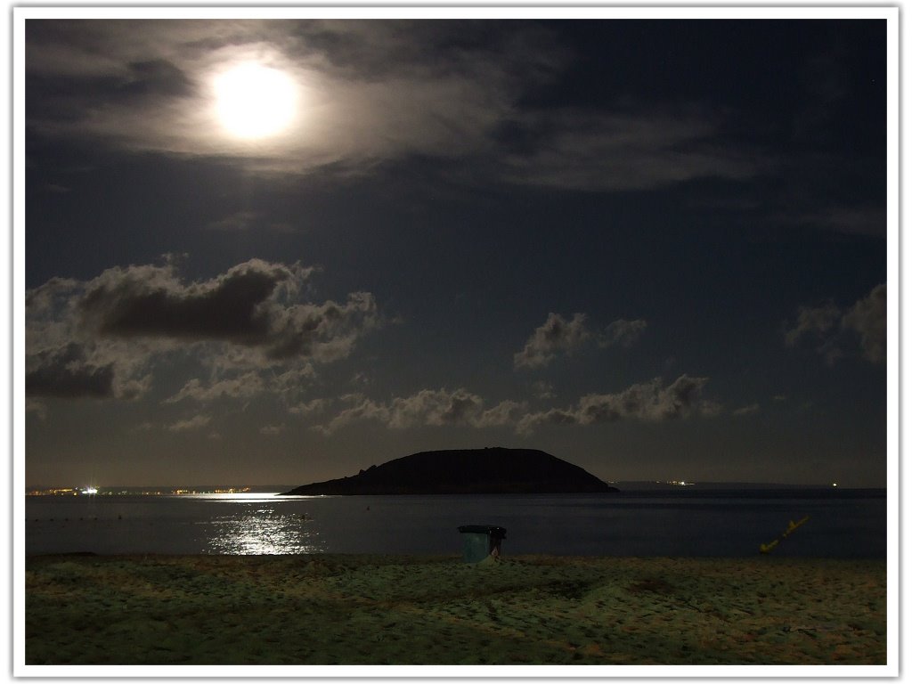 The moon at night, over "Spider Island", Magaluf, Majorca, 26th September 2007 by Patrick Rice