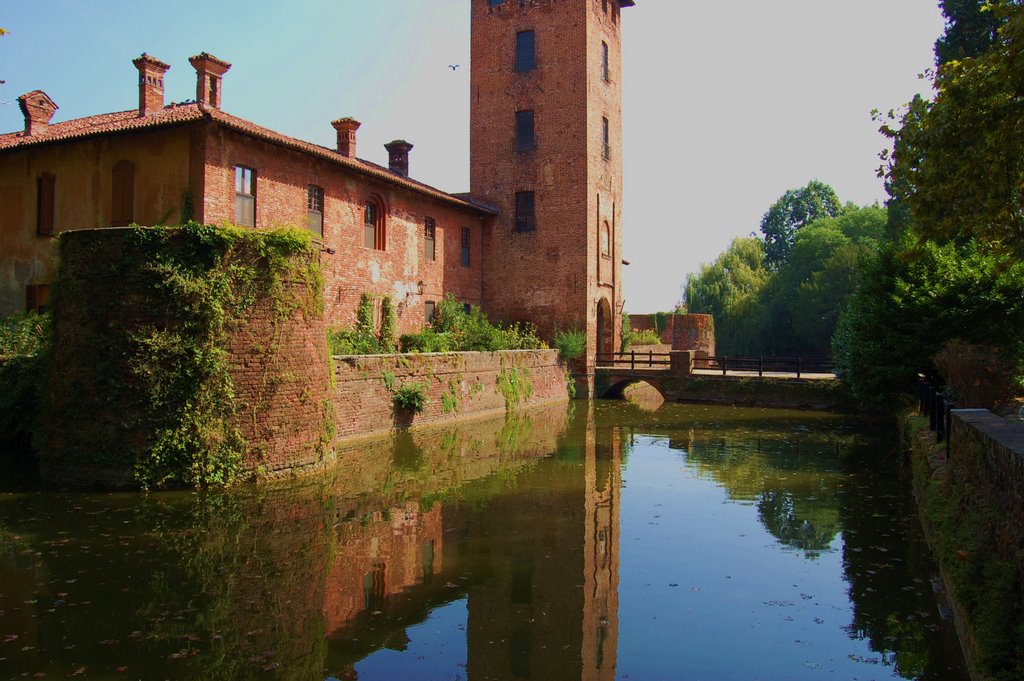 Castello Borromeo by carmine1979