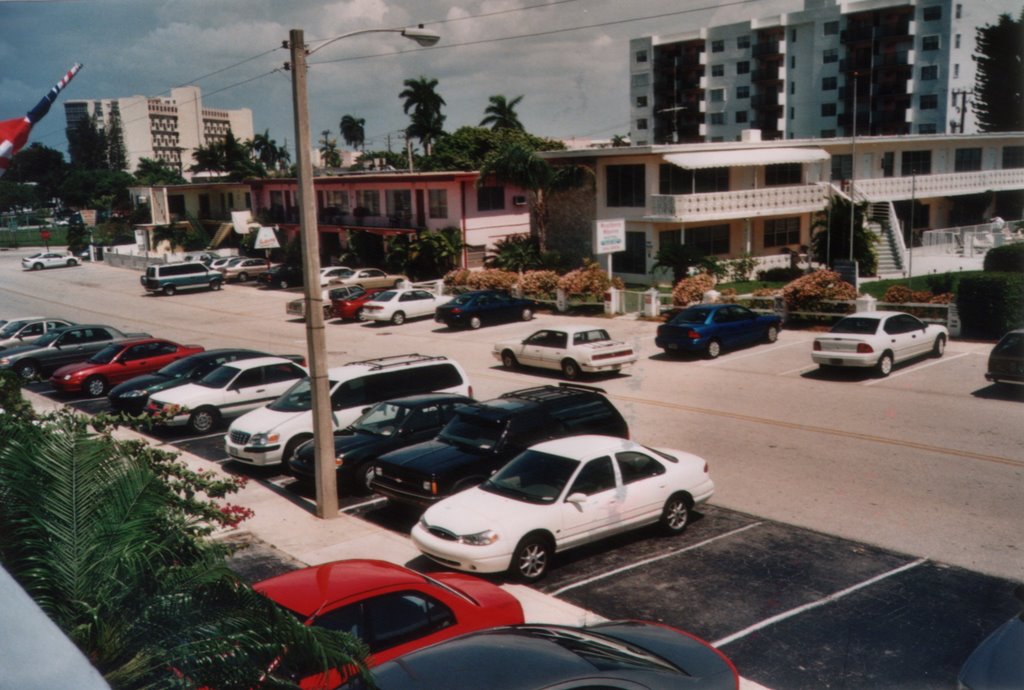 Bayshore Dr. in 1999-02 by roadstagent