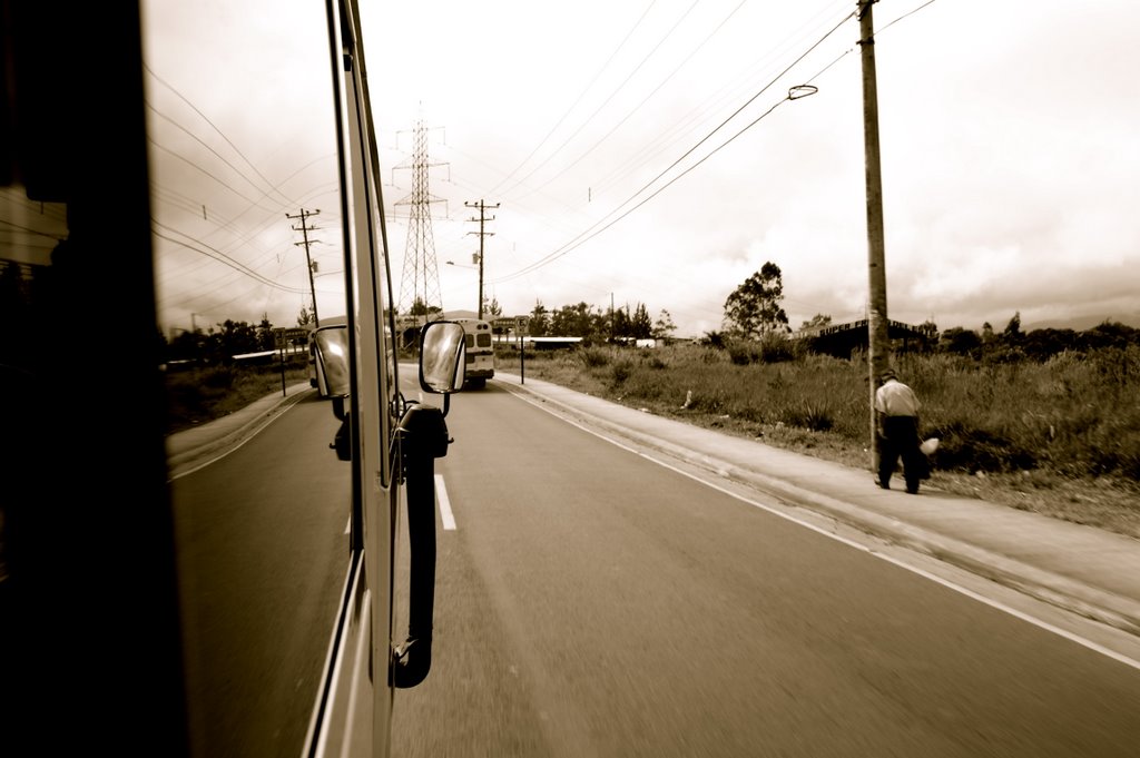 On the road to Turrialba by Luis Guzman