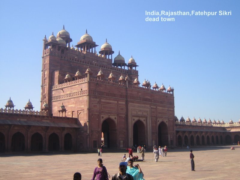 INDIA, RAJASTHAN, FATEHPUR SIKRI THE DEAD TOWN by Levanna