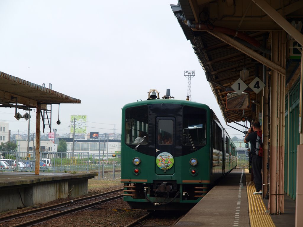 釧路駅から釧路湿原に向かうノロッコ号 by tobarama