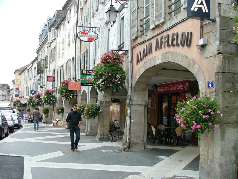 Rue arcades remiremont jpb by beaudeau jp