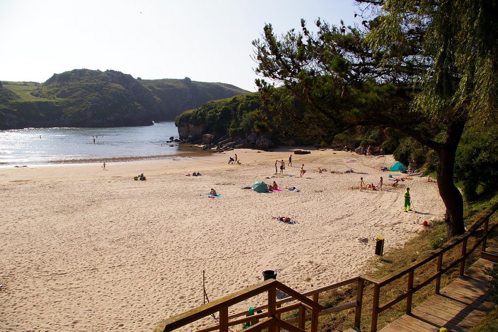 PLaya de Poo, LLanes, Asturias by Antonio Alba