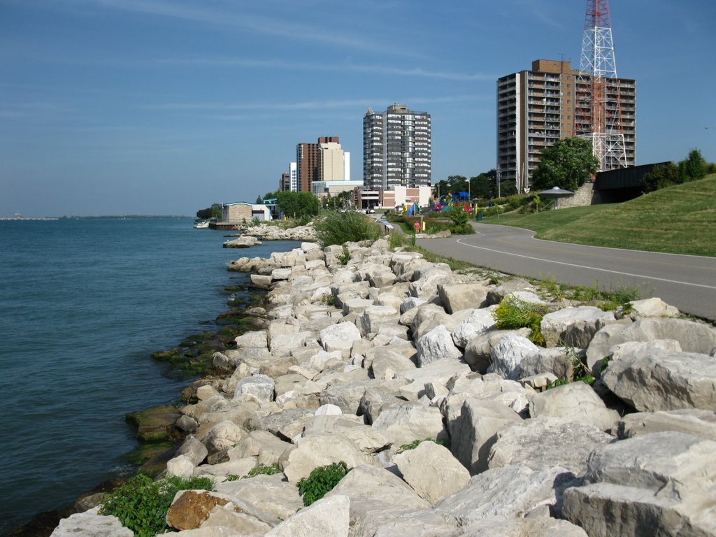 Windsor waterfront by Mabroukeh