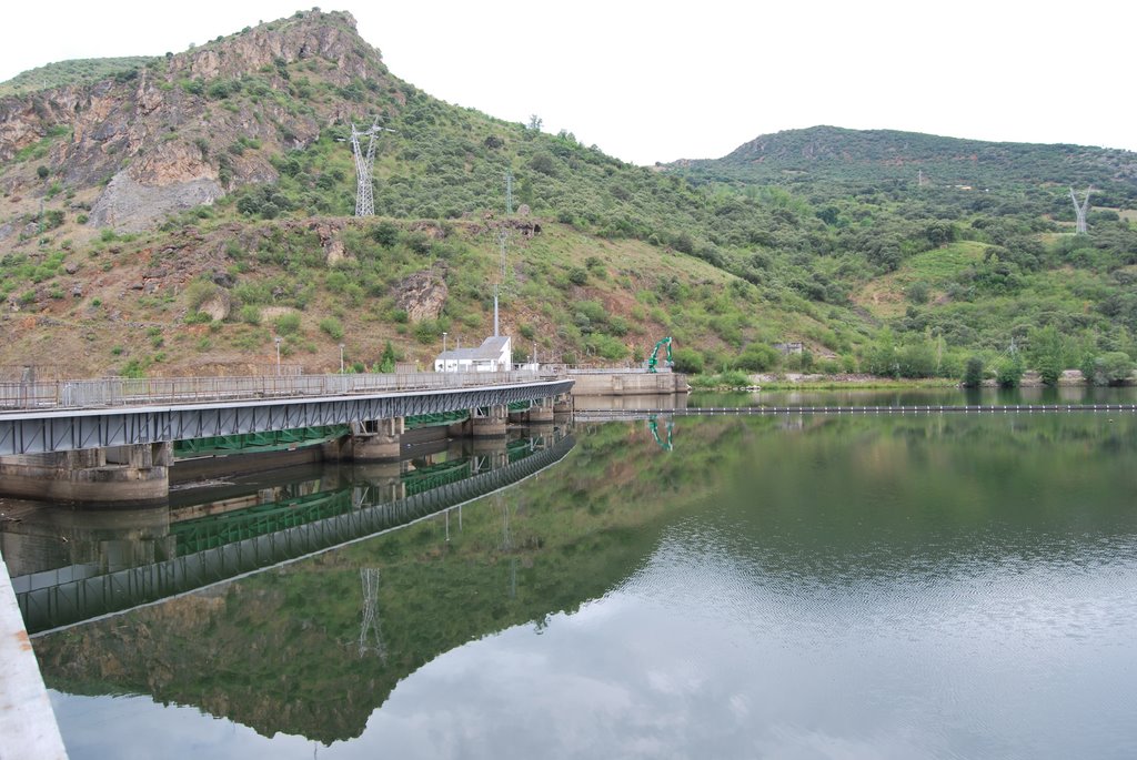 Presa de Peñarrubia by Rosaflor