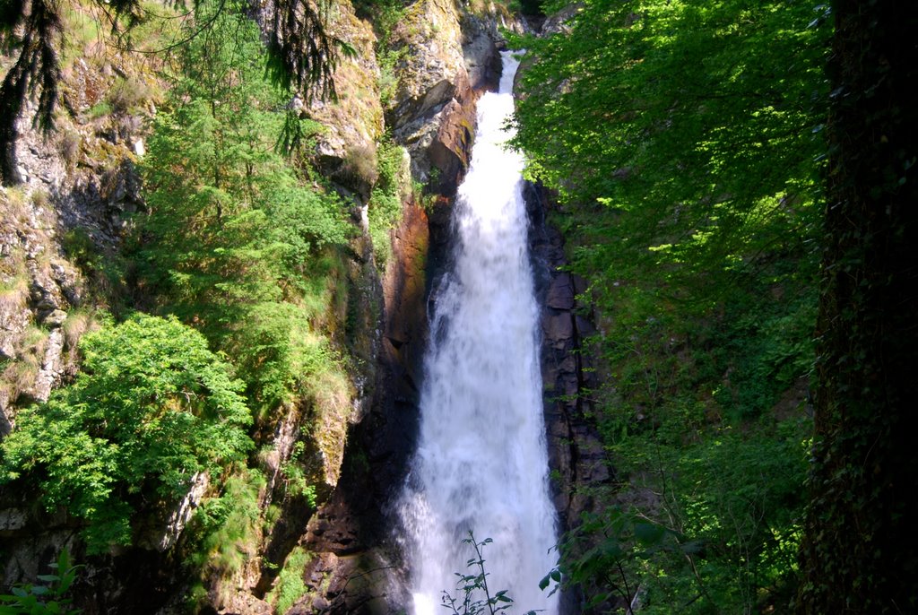 Gimel-les-Cascades by Unda J.