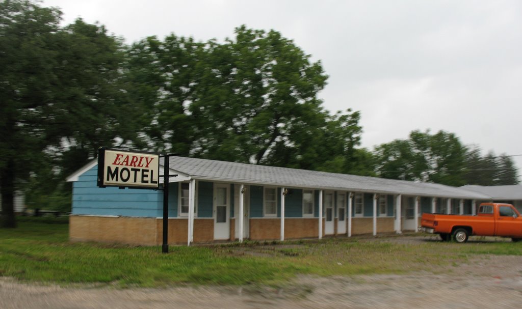 Early Motel by sacoo