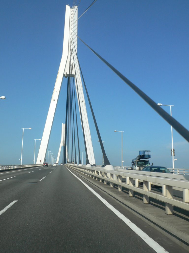 Highway bridge near Yokohama by Thomas Prinz