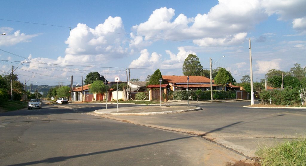 Rotatória da Av. Dr. José Barreto Pinto, R. José Conde e R. Abílio Rodrigues by Cleuza Daros