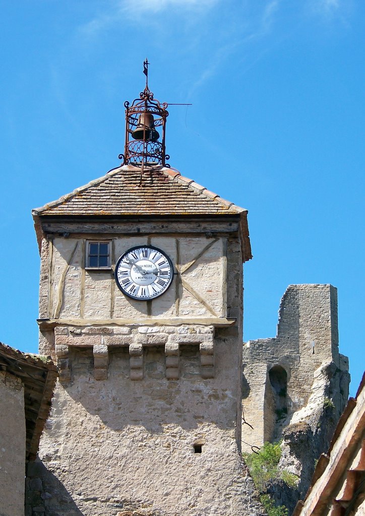 La tour du campanile et l'horloge. by Jean THIERS