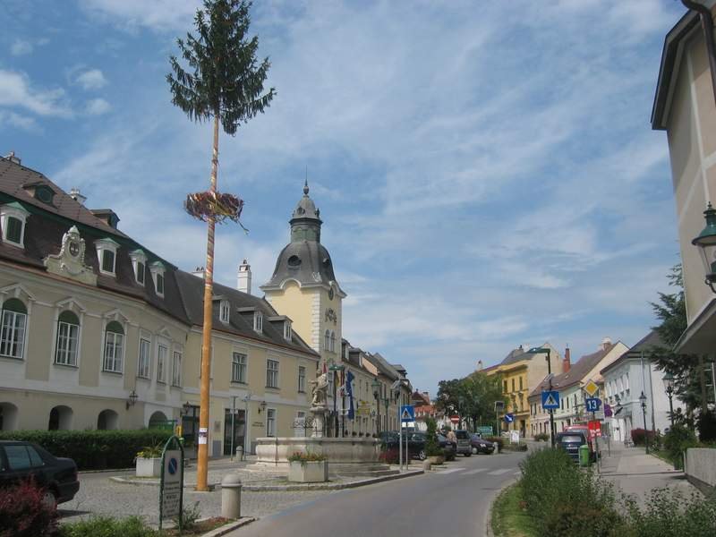 Brunn am Gebirge, Hauptplatz/main square by Michael Katai