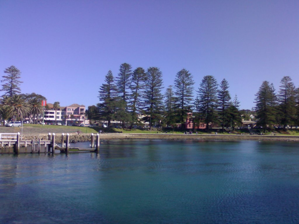 Kiama Harbour by wangjue1986