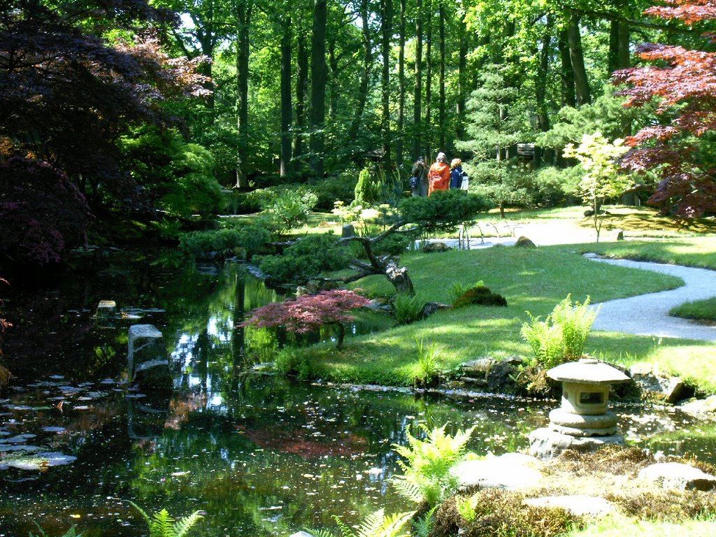 1 - Japanse Tuin in Clingendael, Den Haag by HenkBol