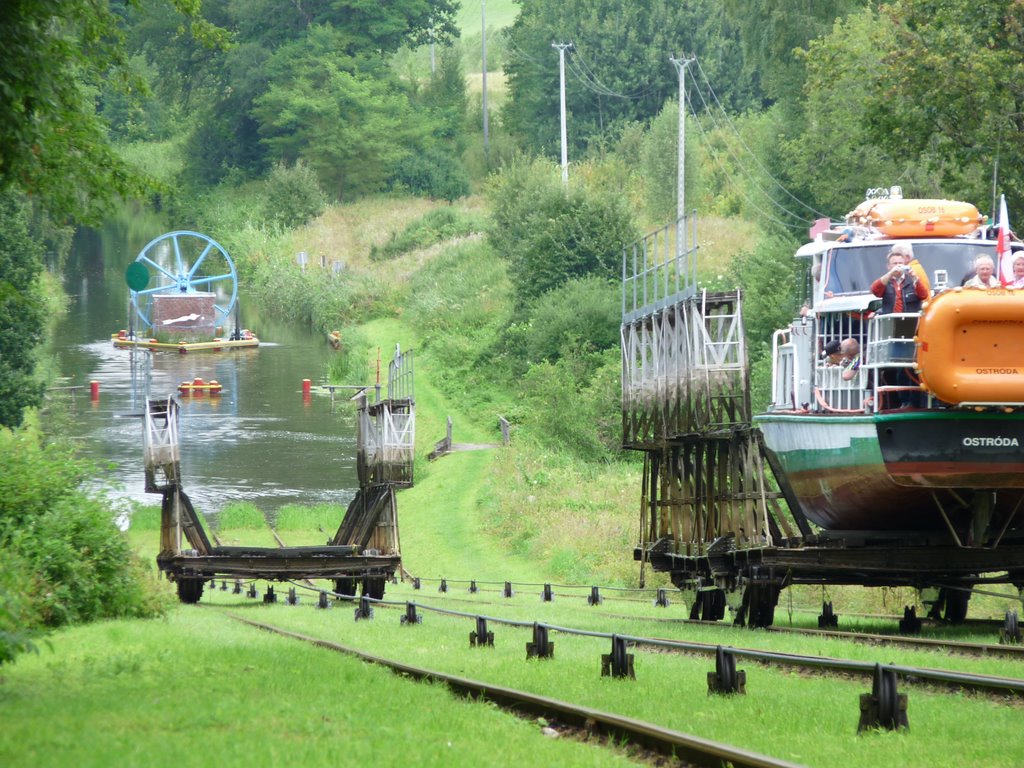 Schiffshebewerk am Oberländischen Kanal by ado089